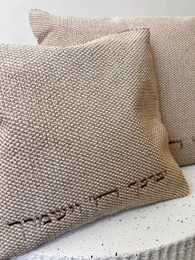 סט כיסויים לטלית ותפילין מבד פשתן בצבע בז'; וחום בהיר