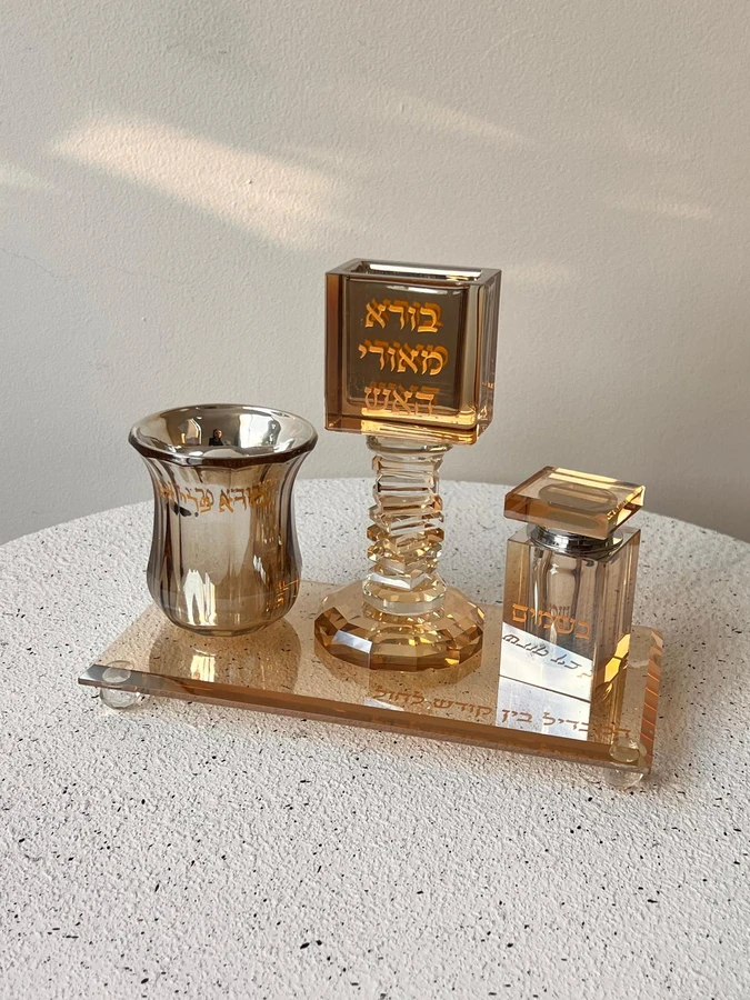 מעמד הבדלה קריסטלי בגוון מוזהב