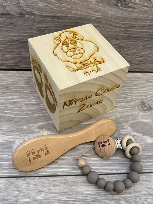 תעודת לידה קובייה תלת ממדית עם חריטה אישית