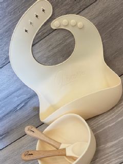 סינר וסט אוכל מסיליקון בצבע קרם